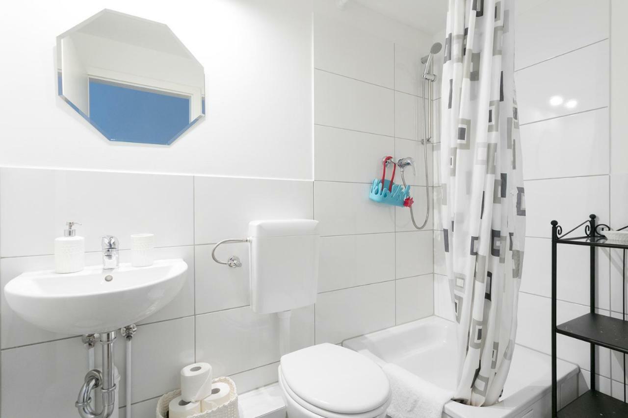 Studio Apartment For 3 Berlin Exterior photo