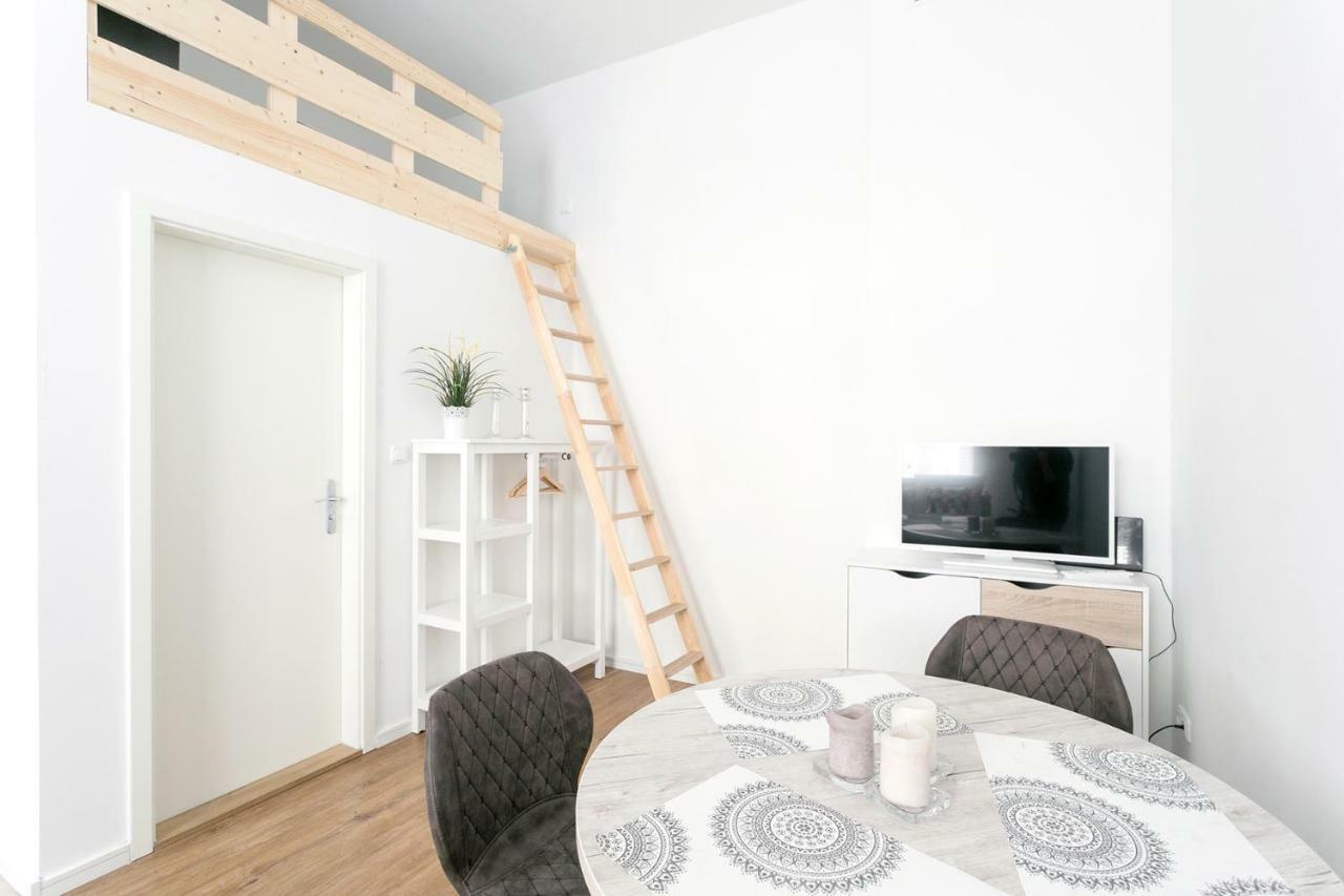 Studio Apartment For 3 Berlin Exterior photo