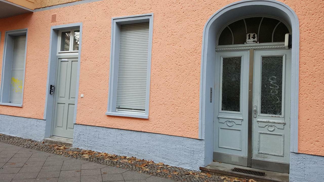 Studio Apartment For 3 Berlin Exterior photo
